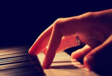 炒股杠杆平仓是什么意思:股票配资查询平台-大盘回调 无敌的“易中天”也终于跌了！为何情绪突变？